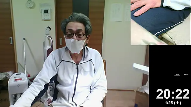 Snapshot of mama010-chan chatting on 01/25/25, 11:23 mama010-chan online show from 01/25/25, 11:23