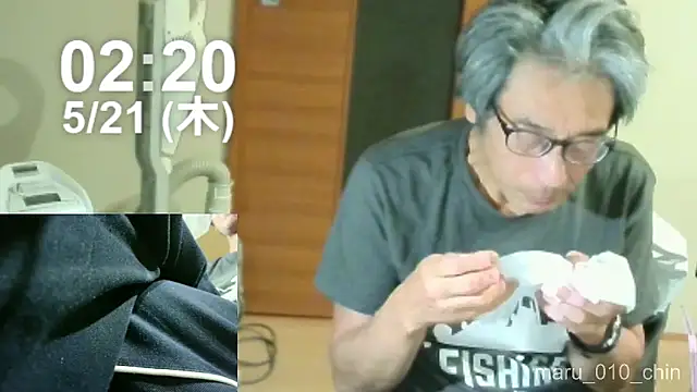 Snapshot of mama010-chan chatting on 05/20/26, 05:21 mama010-chan online show from 05/20/26, 05:21