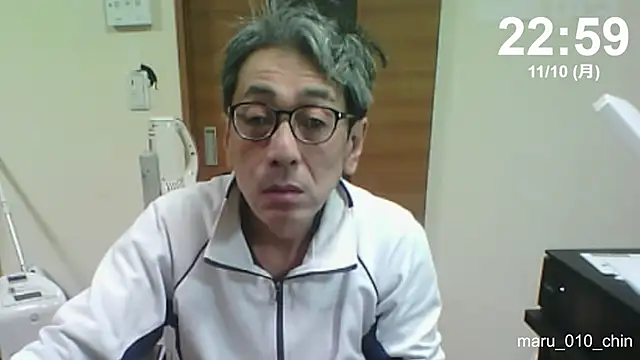 mama010-chan online show from 11/10/25, 02:00