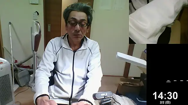 Snapshot of mama010-chan chatting on 02/02/25, 05:32 mama010-chan online show from 02/02/25, 05:32
