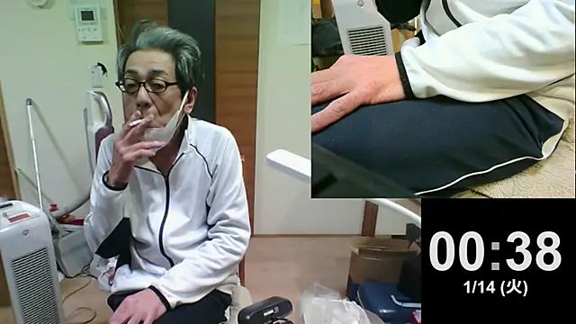 Snapshot of mama010-chan chatting on 01/15/25, 03:39 mama010-chan online show from 01/15/25, 03:39