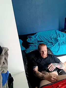 Snapshot of GINGERHEADMAN chatting on 03/17/25, 08:40 GINGERHEADMAN online show from 03/17/25, 08:40