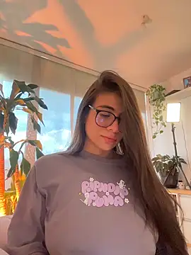 MariaIsabella8 online show from 04/15/26, 08:42