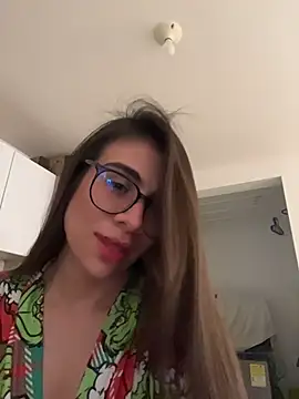 Snapshot of MariaIsabella8 chatting on 05/19/26, 09:44 MariaIsabella8 online show from 05/19/26, 09:44