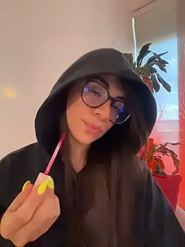 MariaIsabella8 online show from 04/16/26, 09:15