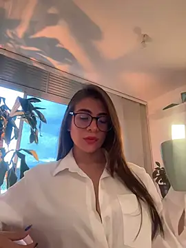 Snapshot of MariaIsabella8 chatting on 05/13/26, 10:39 MariaIsabella8 online show from 05/13/26, 10:39
