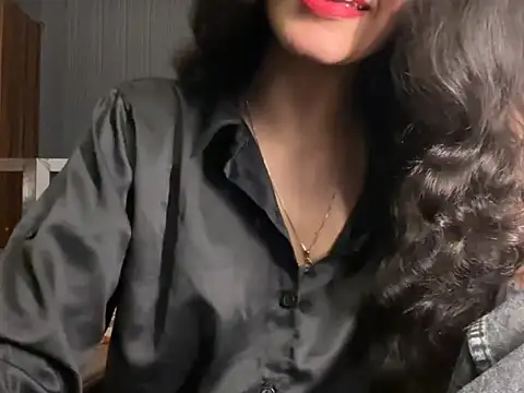 Snapshot of Divyaa69 chatting on 06/17/26, 07:24 Divyaa69 online show from 06/17/26, 07:24