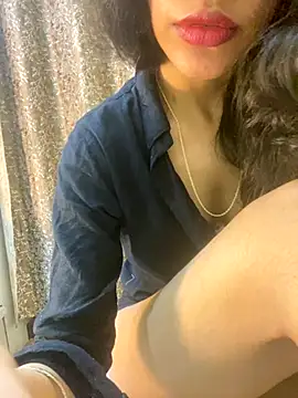 Divyaa69 online show from 10/04/25, 10:39