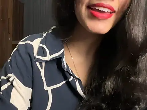 Snapshot of Divyaa69 chatting on 06/27/26, 03:45 Divyaa69 online show from 06/27/26, 03:45