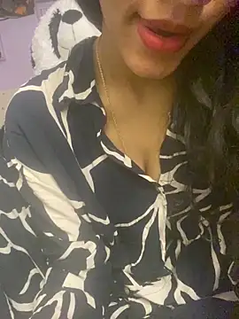 Divyaa69 online show from 12/17/25, 10:37