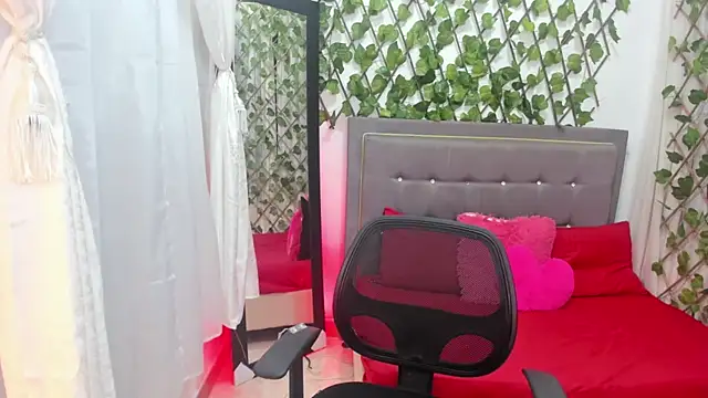 Snapshot of Sofia_agudelo chatting on 09/25/25, 02:50 Sofia agudelo online show from 09/25/25, 02:50