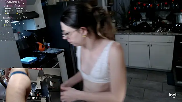 KSwonderland6 online show from 02/11/26, 06:35