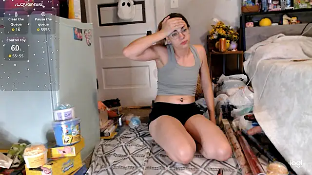 KSwonderland6 online show from 12/16/25, 05:17