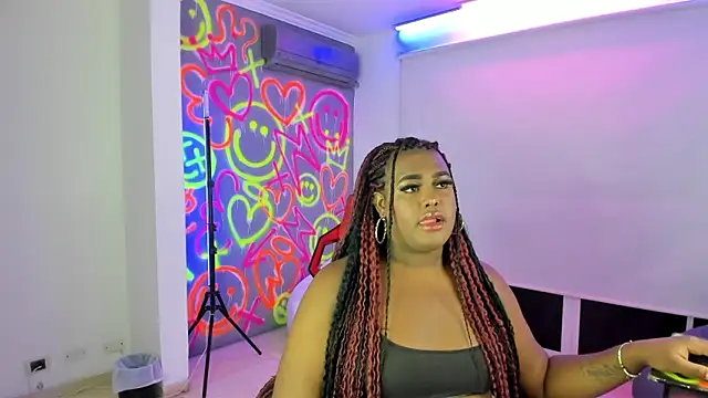 Snapshot of GEANNAROSE chatting on 02/20/25, 05:01 GEANNAROSE online show from 02/20/25, 05:01