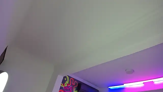 Snapshot of GEANNAROSE chatting on 02/21/25, 01:00 GEANNAROSE online show from 02/21/25, 01:00