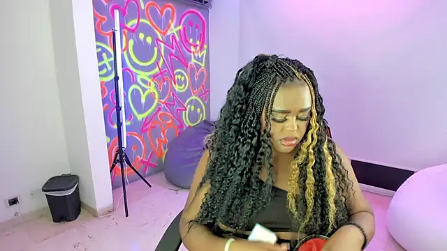 Snapshot of GEANNAROSE chatting on 03/09/25, 02:07 GEANNAROSE online show from 03/09/25, 02:07