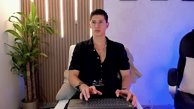 Dorianmistery2322  online show from 11/11/25, 12:16