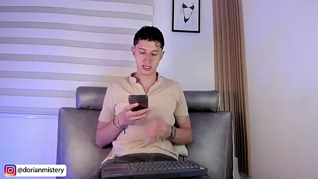 Dorianmistery2322  online show from 03/06/26, 12:05