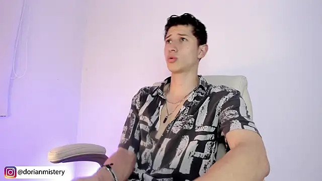 Dorianmistery2322  online show from 04/04/26, 11:00