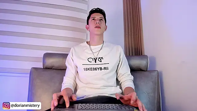 Snapshot of Dorianmistery2322_ chatting on 02/18/26, 12:41 Dorianmistery2322 online show from 02/18/26, 12:41