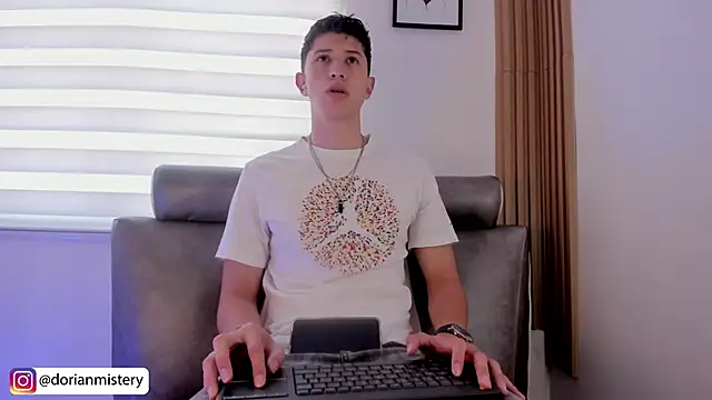 Dorianmistery2322  online show from 03/07/26, 03:06