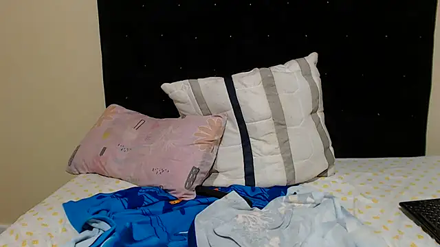 kittykhloe22 online show from 02/05/26, 12:28