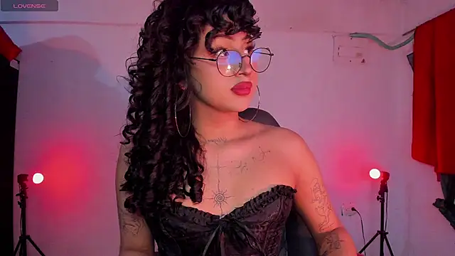 Snapshot of Heka_Prudence chatting on 07/18/26, 04:32 Heka Prudence online show from 07/18/26, 04:32