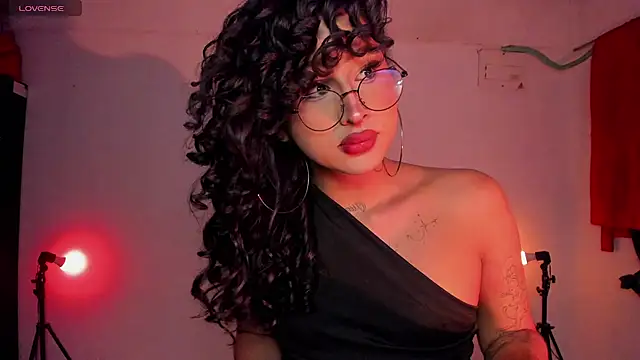 Snapshot of Heka_Prudence chatting on 06/30/26, 03:28 Heka Prudence online show from 06/30/26, 03:28