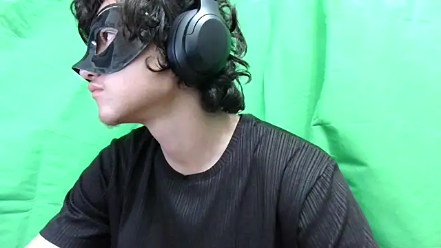 Snapshot of LovelyOwner_com chatting on 01/01/25, 03:13 LovelyOwner com online show from 01/01/25, 03:13