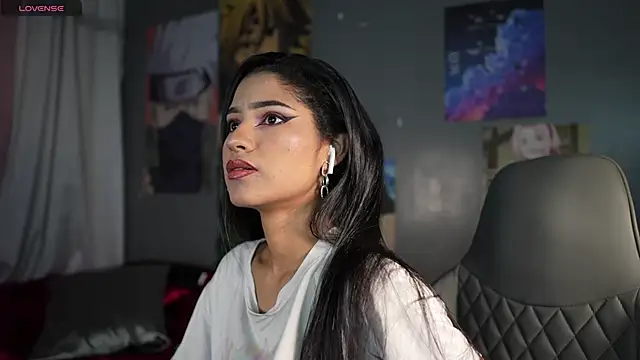 chiarabrielle00 online show from 06/15/26, 10:59