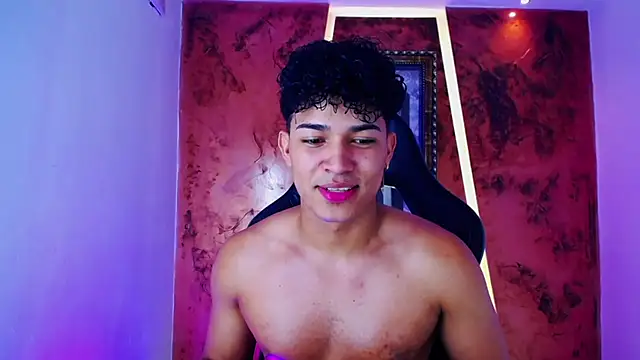Snapshot of jamescurli_ chatting on 02/27/25, 10:01 jamescurli online show from 02/27/25, 10:01