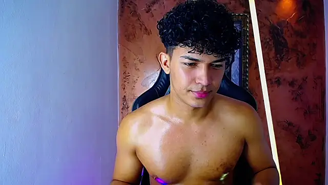 Snapshot of jamescurli_ chatting on 03/07/25, 11:18 jamescurli online show from 03/07/25, 11:18