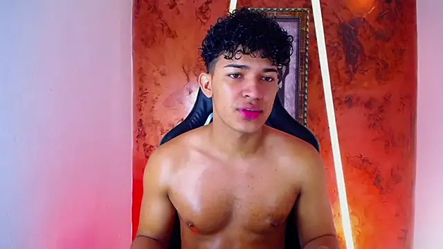 Snapshot of jamescurli_ chatting on 03/02/25, 04:28 jamescurli online show from 03/02/25, 04:28