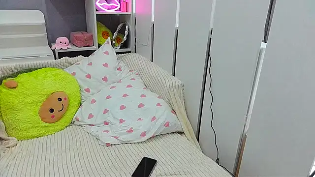 96CHloe96 online show from 06/04/26, 11:48