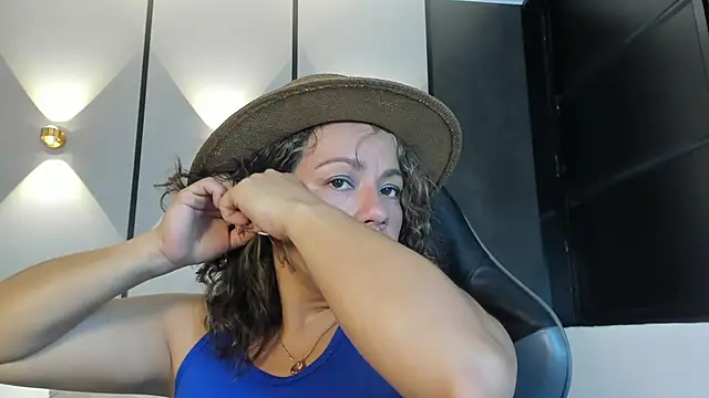 gipsela gomez online show from 09/24/25, 07:20