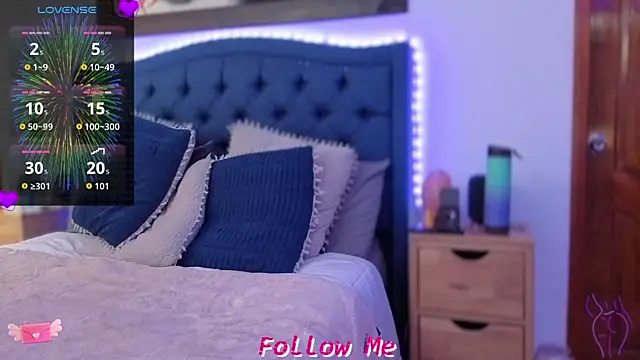 QueenYsuRey online show from 12/19/25, 03:36