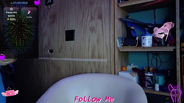 QueenYsuRey online show from 11/10/25, 06:13