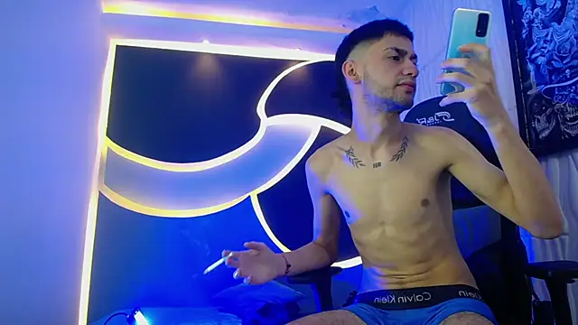 Snapshot of jeysexyboy_2 chatting on 12/08/24, 08:47 jeysexyboy 2 online show from 12/08/24, 08:47