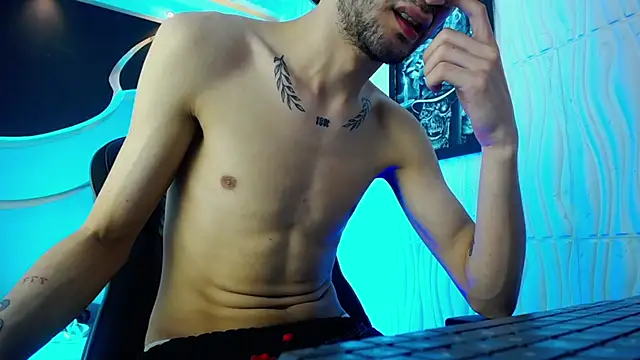 Snapshot of jeysexyboy_2 chatting on 12/14/24, 02:22 jeysexyboy 2 online show from 12/14/24, 02:22