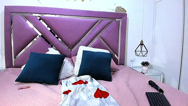 Snapshot of Pammela_Colins chatting on 12/28/24, 04:30 Pammela Colins online show from 12/28/24, 04:30