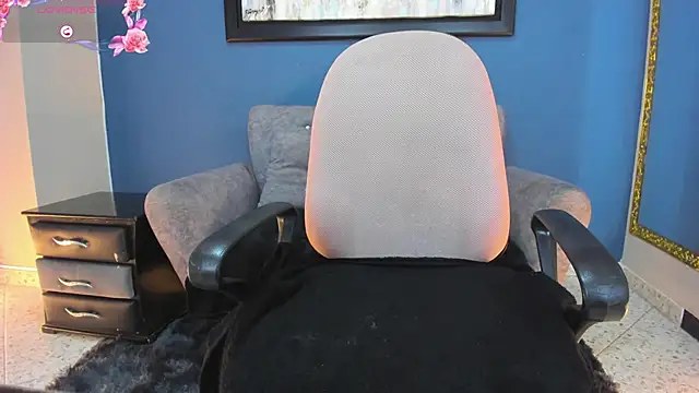 Snapshot of miacarperr1 chatting on 03/23/25, 12:04 miacarperr1 online show from 03/23/25, 12:04