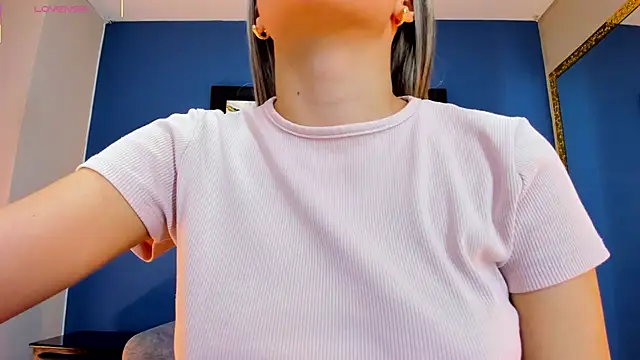 Snapshot of miacarperr1 chatting on 02/22/25, 11:35 miacarperr1 online show from 02/22/25, 11:35