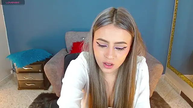 Snapshot of miacarperr1 chatting on 01/20/25, 01:18 miacarperr1 online show from 01/20/25, 01:18