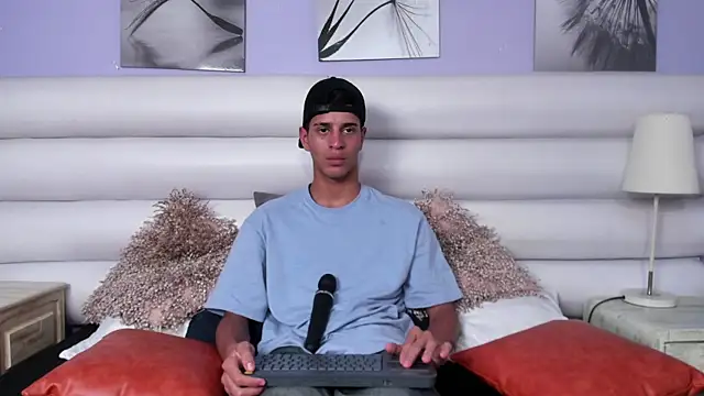 Tyler Rodriguez online show from 03/03/25, 07:49