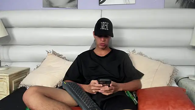 Tyler Rodriguez online show from 03/04/25, 06:50