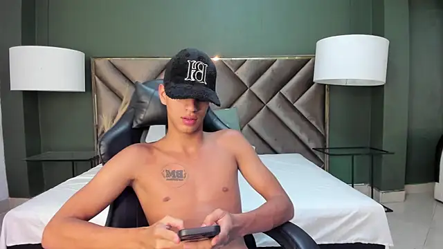 Tyler Rodriguez online show from 03/07/25, 04:02