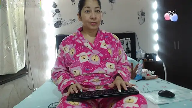 Rachell 111 online show from 09/16/25, 09:10