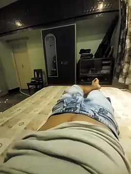 Snapshot of Dexiboy chatting on 10/27/25, 12:06 Dexiboy online show from 10/27/25, 12:06