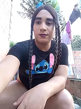 Snapshot of miasimsfu chatting on 10/13/25, 10:32 miasimsfu online show from 10/13/25, 10:32