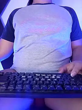 Snapshot of miasimsfu chatting on 12/05/25, 03:10 miasimsfu online show from 12/05/25, 03:10